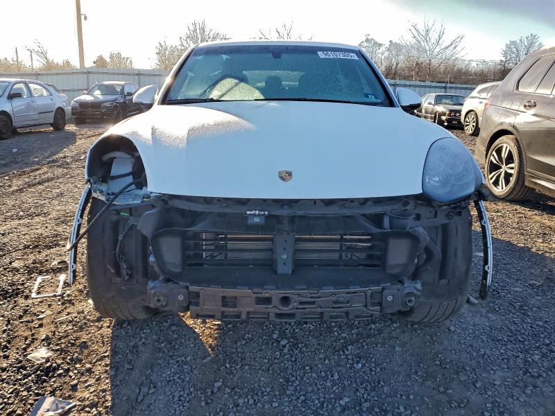 Photo 5 from auction – 2017 PORSCHE CAYENNE with VIN WP1AA2A27HKA84538