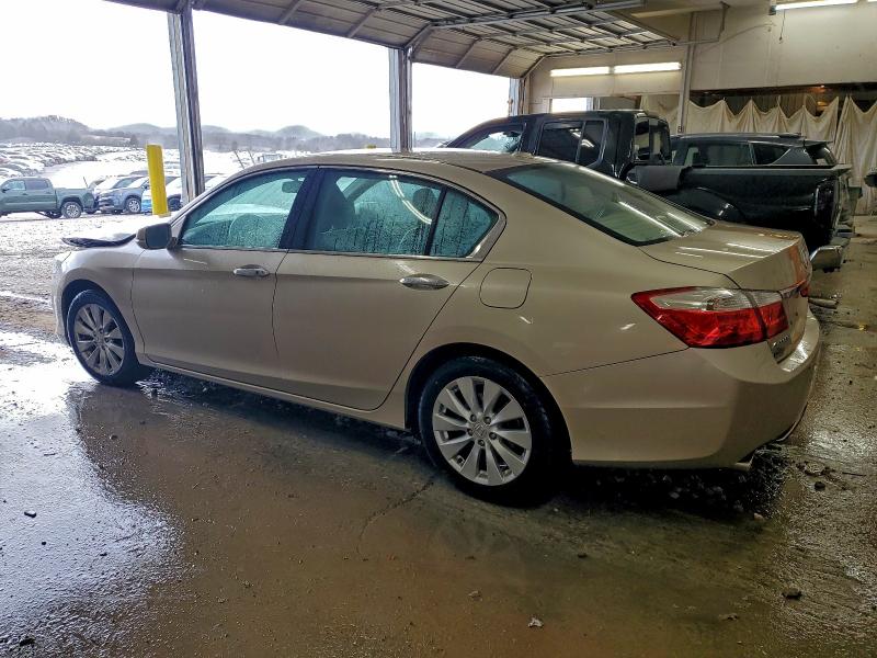 Photo 2 from auction – 2015 HONDA ACCORD EXL with VIN 1HGCR3F86FA007752