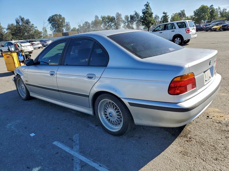 Photo 2 from auction – 2000 BMW 528 I AUTO with VIN WBADM6345YGU05357