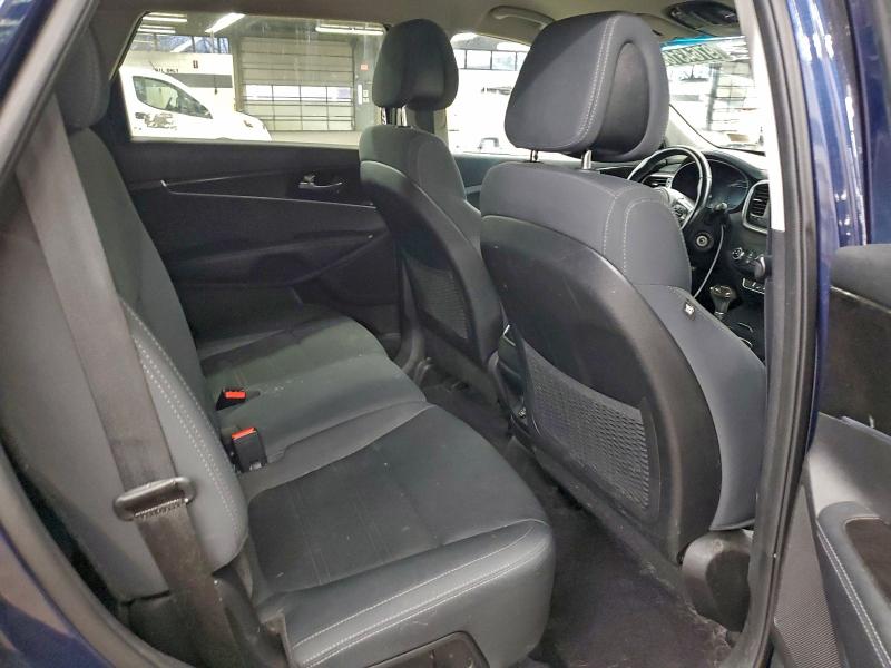 Photo 11 from auction – 2016 KIA SORENTO LX with VIN 5XYPGDA33GG168780