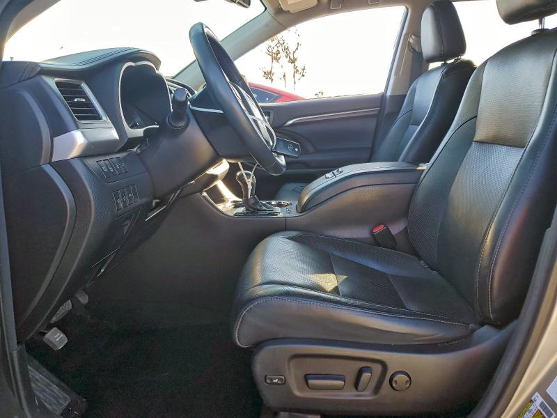 Photo 7 from auction – 2016 TOYOTA HIGHLANDER with VIN 5TDDKRFH6GS342394