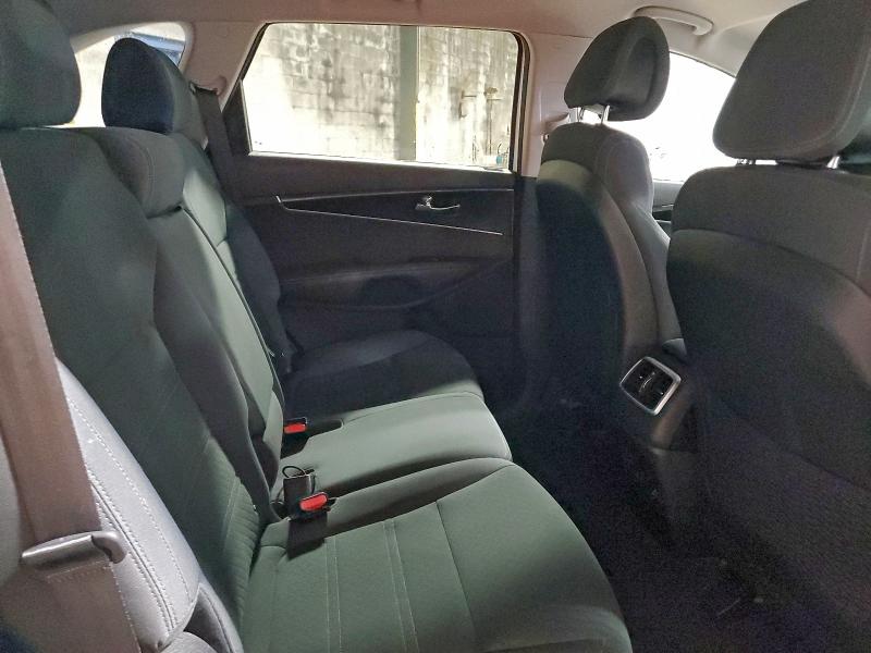 Photo 11 from auction – 2016 KIA SORENTO LX with VIN 5XYPG4A39GG145696