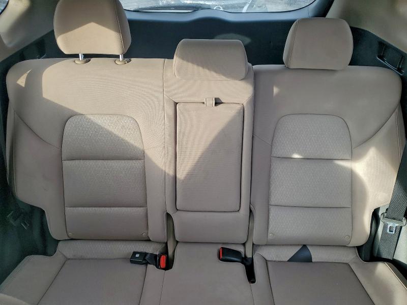 Photo 10 from auction – 2016 HYUNDAI TUCSON LIM with VIN KM8J33A49GU125494