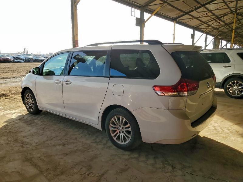 Photo 2 from auction – 2011 TOYOTA SIENNA XLE with VIN 5TDYK3DC2BS044908