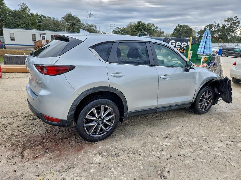 Photo 3 from auction – 2018 MAZDA CX-5 TOURI with VIN JM3KFACM9J0348139