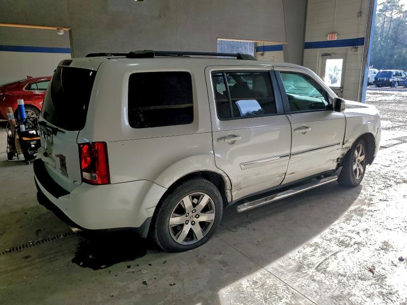 Photo 3 from auction – 2013 HONDA PILOT with VIN 5FNYF4H95DB051996