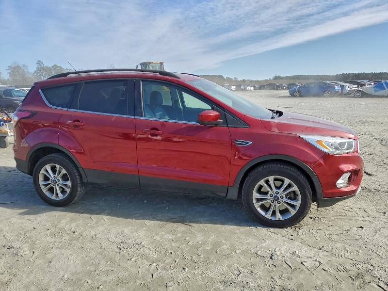 Photo 4 from auction – 2017 FORD ESCAPE SE with VIN 1FMCU9G92HUD68223