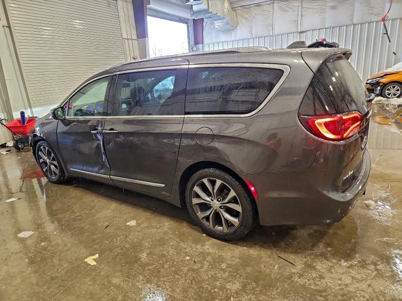 Photo 2 from auction – 2018 CHRYSLER PACIFICA L with VIN 2C4RC1GG1JR102874
