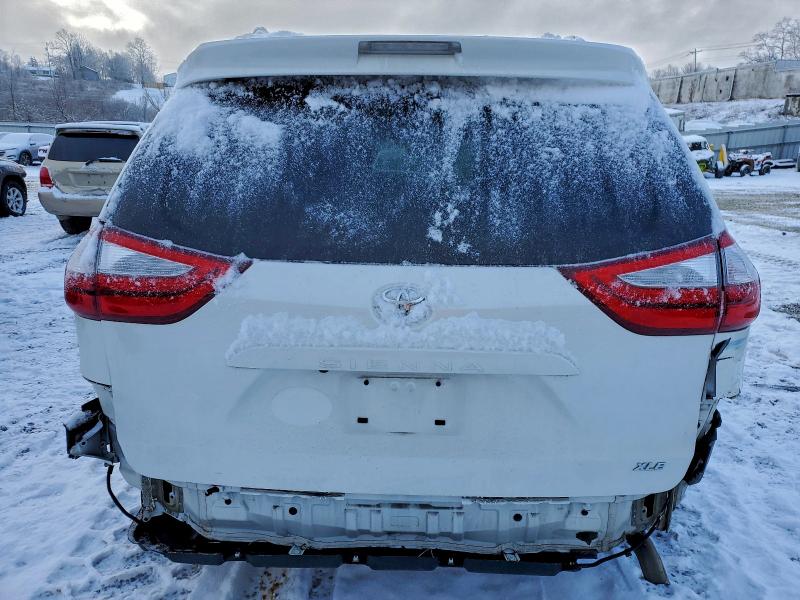 Photo 6 from auction – 2016 TOYOTA SIENNA XLE with VIN 5TDYK3DC4GS703370