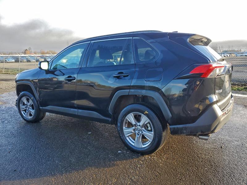 Photo 2 from auction – 2022 TOYOTA RAV4 XLE with VIN 2T3P1RFV7NC311982