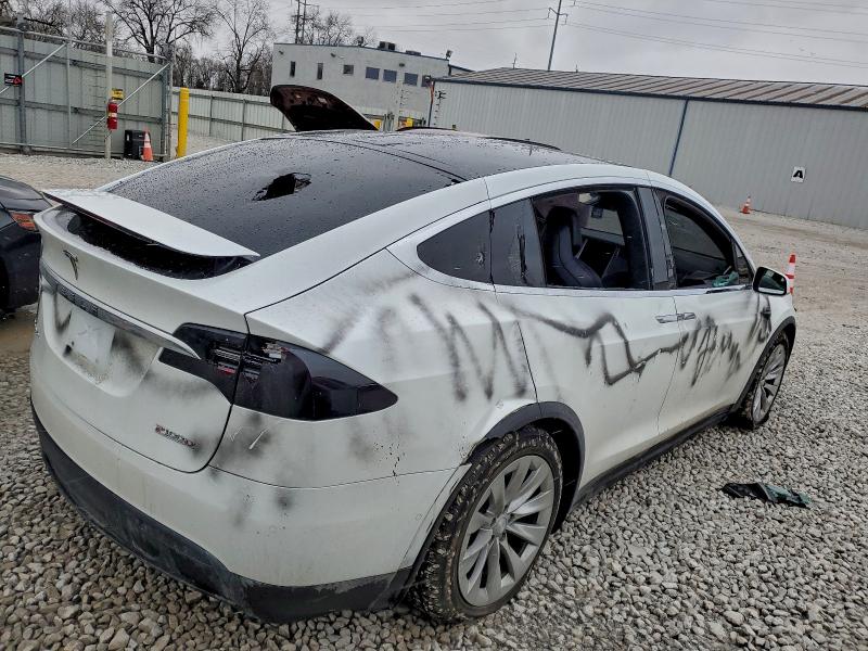 Photo 3 from auction – 2018 TESLA MODEL X with VIN 5YJXCBE45JF142344