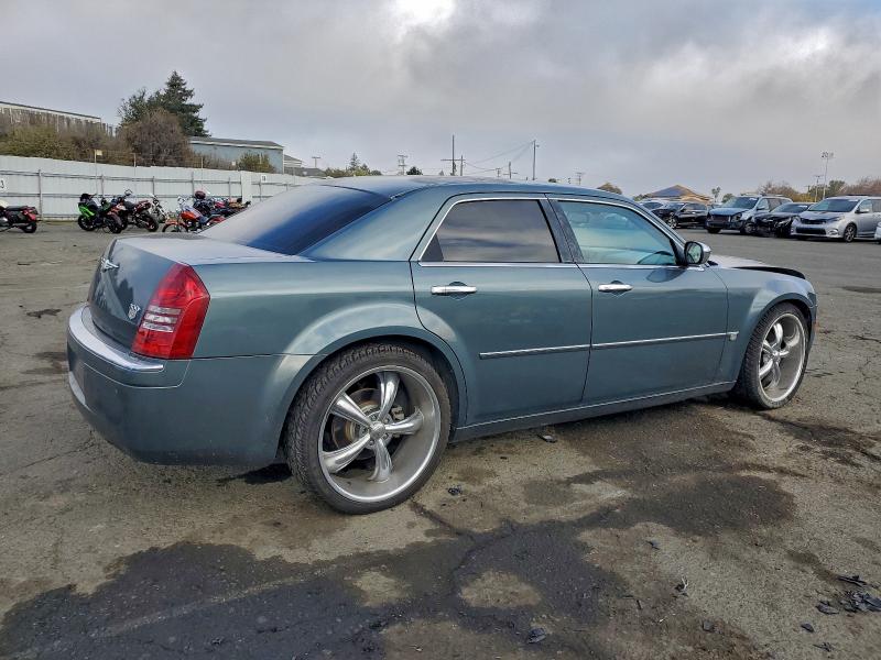 Photo 3 from auction – 2005 CHRYSLER 300C with VIN 2C3AA63H95H615675