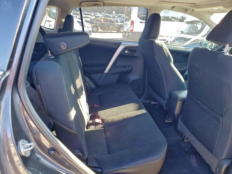 Photo 11 from auction – 2015 TOYOTA RAV4 XLE with VIN 2T3RFREV5FW387017
