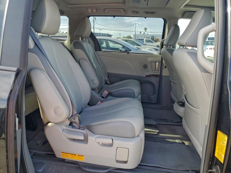 Photo 11 from auction – 2013 TOYOTA SIENNA XLE with VIN 5TDYK3DC8DS380436