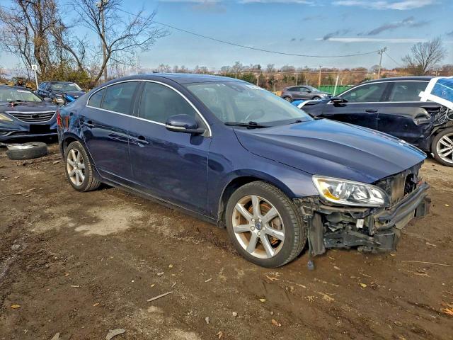 Photo 4 from auction – 2016 VOLVO S60 PREMIE with VIN YV126MFK8G2411145