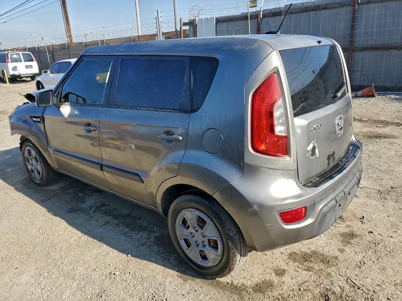 Photo 2 from auction – 2013 KIA SOUL with VIN KNDJT2A52D7528377