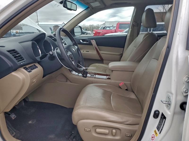 Photo 7 from auction – 2013 TOYOTA HIGHLANDER with VIN 5TDDK3EH2DS229813