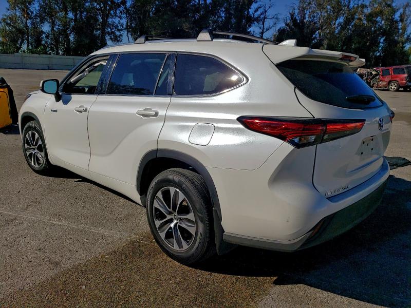 Photo 2 from auction – 2021 TOYOTA HIGHLANDER with VIN 5TDHARAH7MS009404