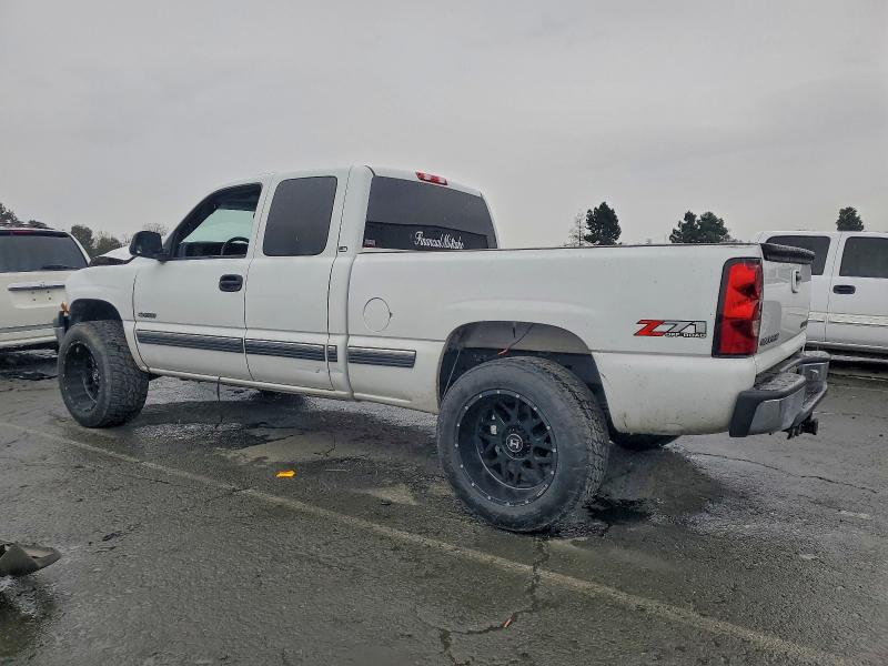 Photo 2 from auction – 2002 CHEVROLET SILVERADO with VIN 1GCEK19T52E198972