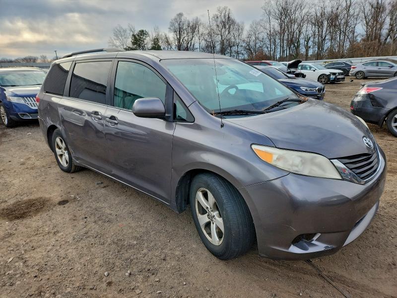 Photo 4 from auction – 2011 TOYOTA SIENNA LE with VIN 5TDKK3DC4BS070268
