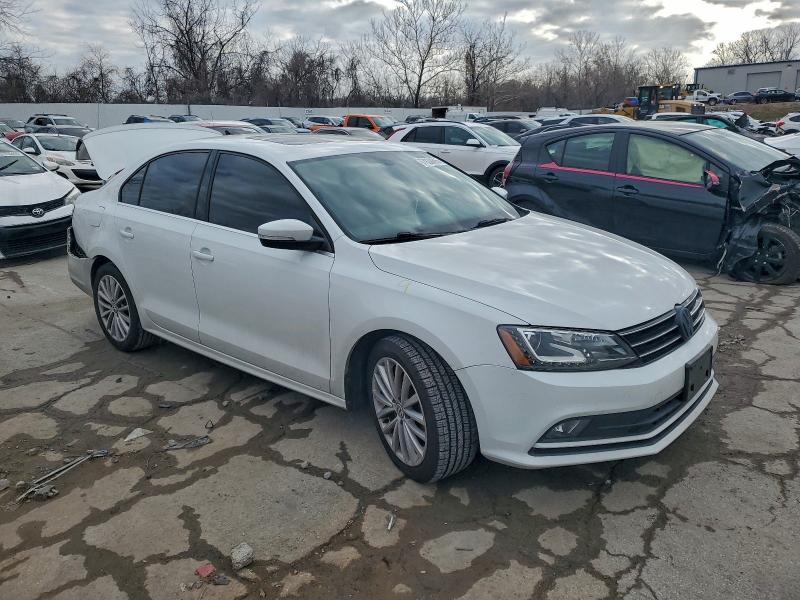 Photo 4 from auction – 2016 VOLKSWAGEN JETTA SEL with VIN 3VWL17AJ8GM360938