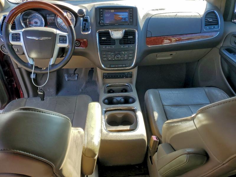 Photo 8 from auction – 2012 CHRYSLER TOWN & COU with VIN 2C4RC1GG9CR221209