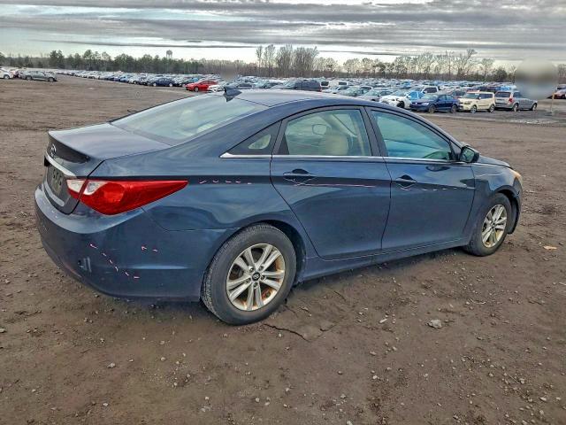 Photo 3 from auction – 2013 HYUNDAI SONATA GLS with VIN 5NPEB4AC3DH550057