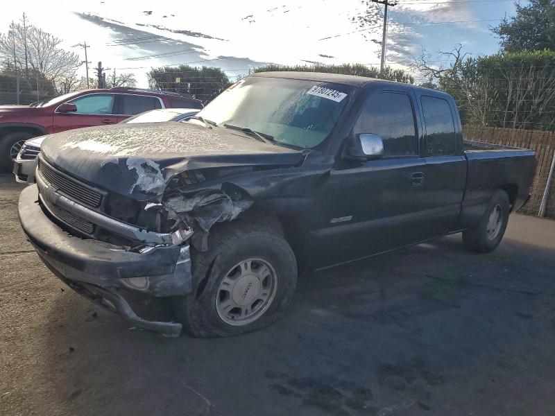 CHEVROLET SILVERADO 2002 with VIN 2GCEC19T421351758 - Photo from auction