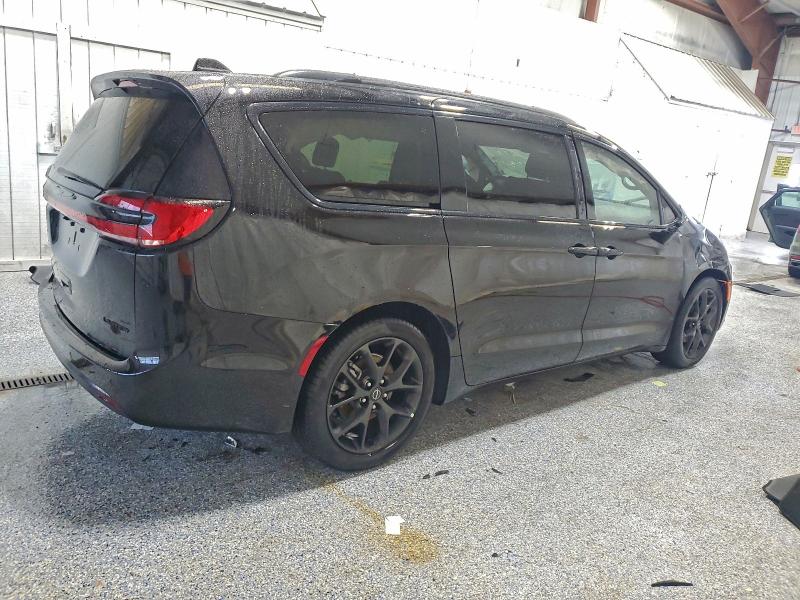 Photo 3 from auction – 2026 CHRYSLER PACIFICA L with VIN 2C4RC1GG4TR162103