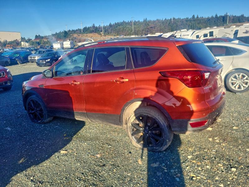 Photo 2 from auction – 2019 FORD ESCAPE SE with VIN 1FMCU9GD8KUB13734