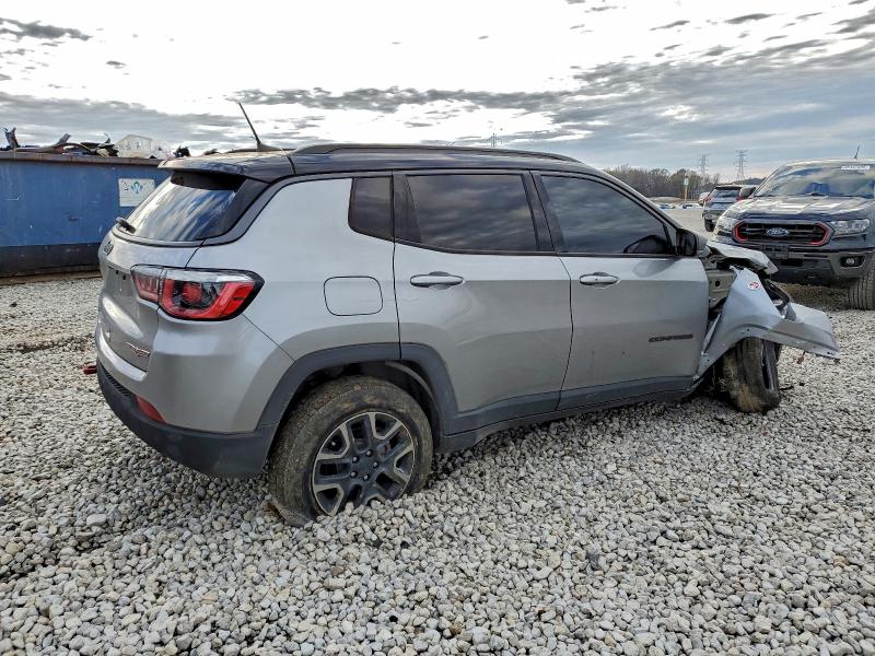 Photo 3 from auction – 2019 JEEP COMPASS TR with VIN 3C4NJDDB5KT765362