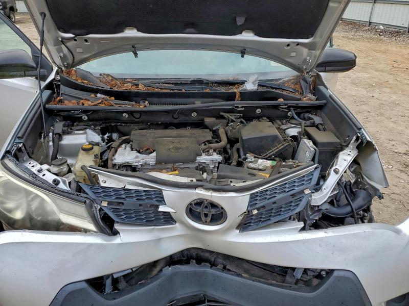 Photo 12 from auction – 2015 TOYOTA RAV4 LE with VIN 2T3ZFREV2FW230786