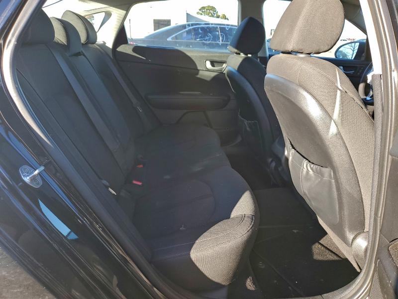 Photo 10 from auction – 2017 KIA OPTIMA with VIN 5XXGT4L32HG136594