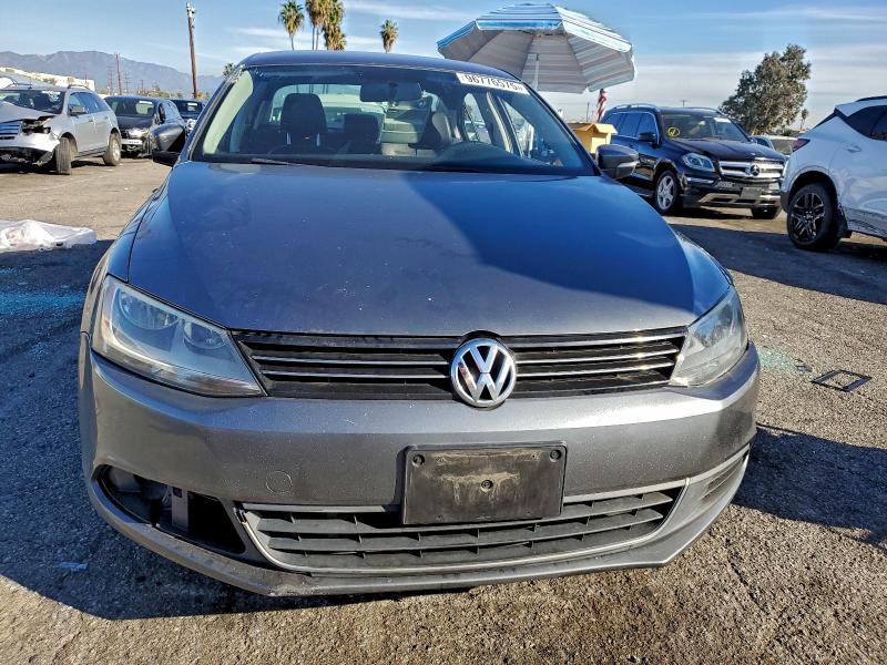 Photo 5 from auction – 2013 VOLKSWAGEN JETTA with VIN 3VWDP7AJ9DM433359