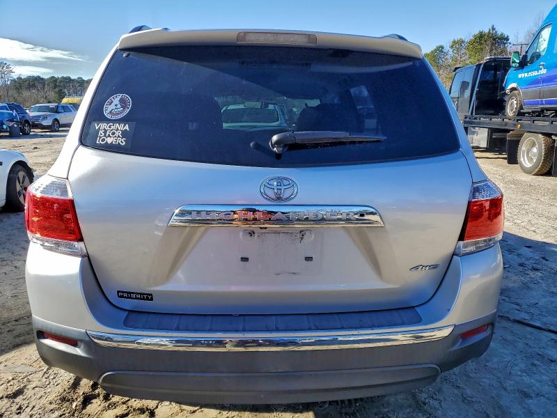 Photo 6 from auction – 2012 TOYOTA HIGHLANDER with VIN 5TDBK3EHXCS173593