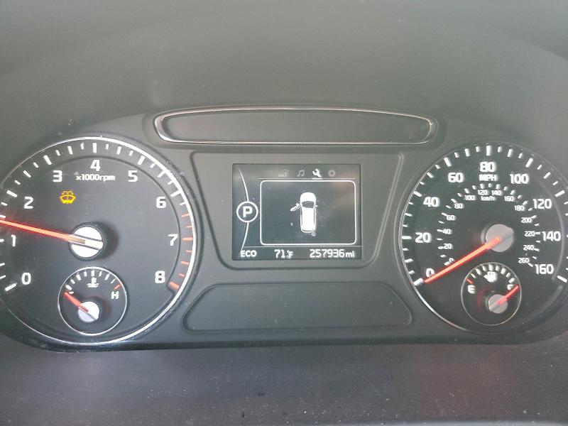 Photo 9 from auction – 2016 KIA SORENTO with VIN 5XYPG4A36GG040209