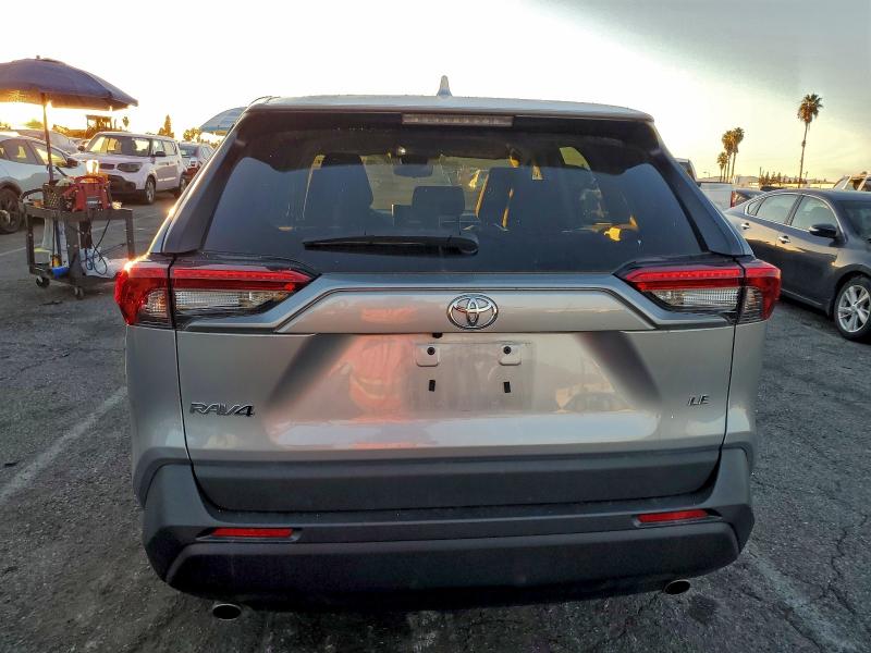 Photo 6 from auction – 2023 TOYOTA RAV4 LE with VIN 2T3K1RFV6PC242585