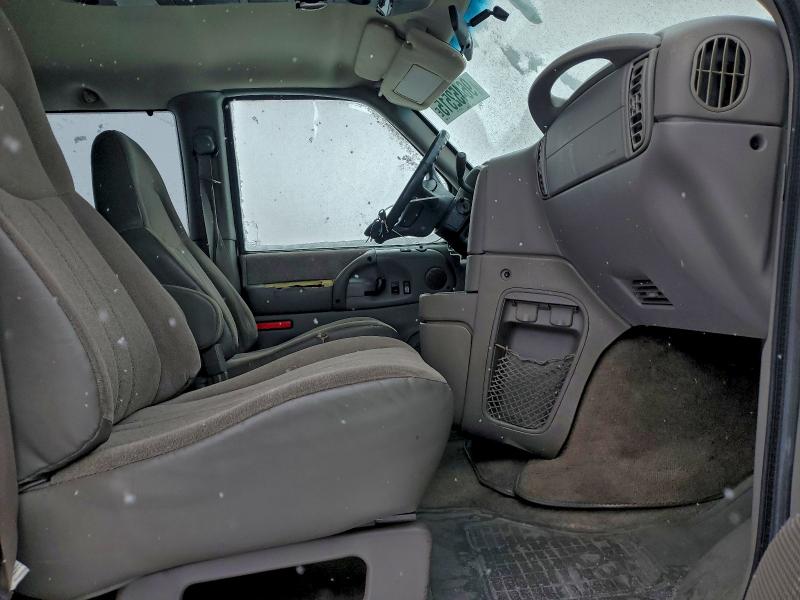 Photo 7 from auction – 2003 CHEVROLET ASTRO with VIN 1GNDM19X93B144089