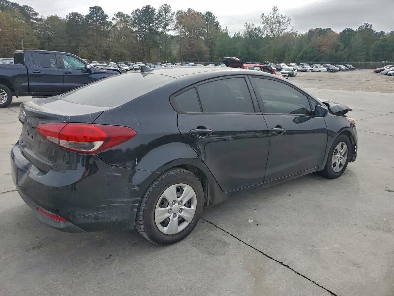 Photo 3 from auction – 2017 KIA FORTE LX with VIN 3KPFL4A78HE065282