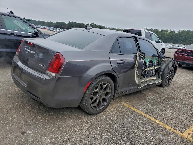 Photo 3 from auction – 2015 CHRYSLER 300 S with VIN 2C3CCAGG0FH909068
