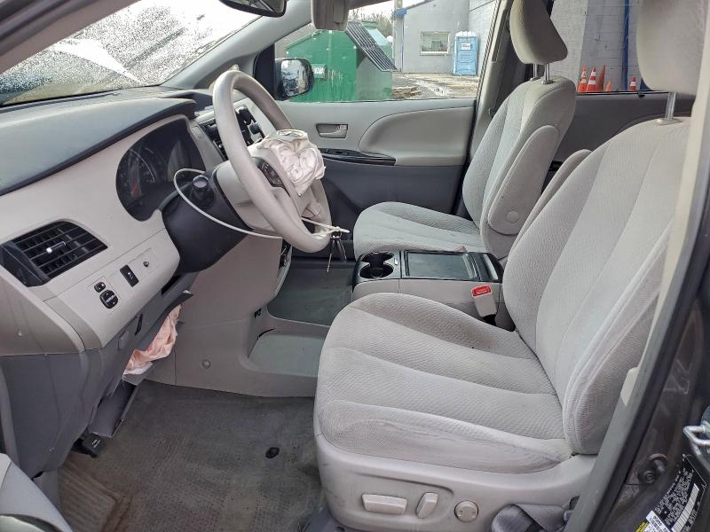 Photo 7 from auction – 2013 TOYOTA SIENNA LE with VIN 5TDKK3DC8DS376814