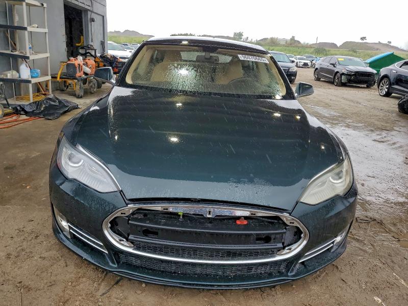 Photo 5 from auction – 2013 TESLA MODEL S with VIN 5YJSA1DG2DFP03528