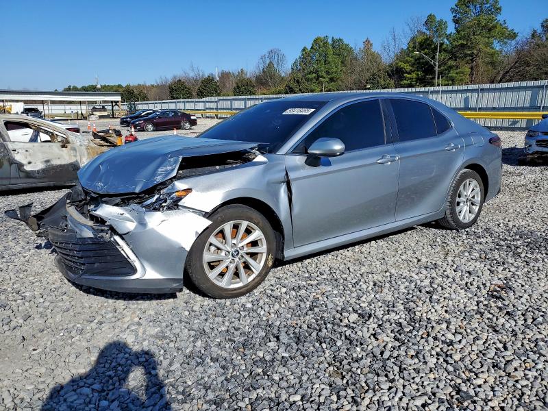 TOYOTA CAMRY LE 2022 with VIN 4T1C11AK2NU679913 - Photo from auction
