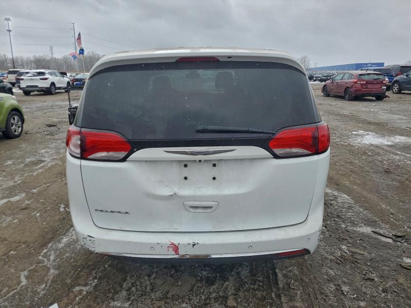 Photo 6 from auction – 2017 CHRYSLER PACIFICA T with VIN 2C4RC1BG4HR753255