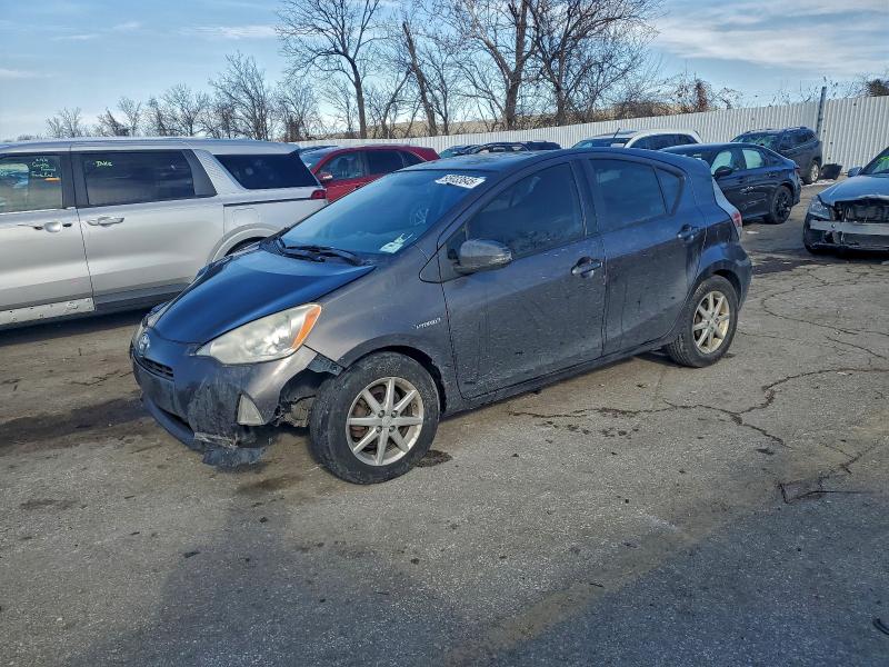 TOYOTA PRIUS C 2013 with VIN JTDKDTB35D1048485 - Photo from auction