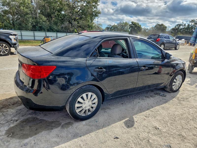 Photo 3 from auction – 2010 KIA FORTE EX with VIN KNAFU4A22A5171713