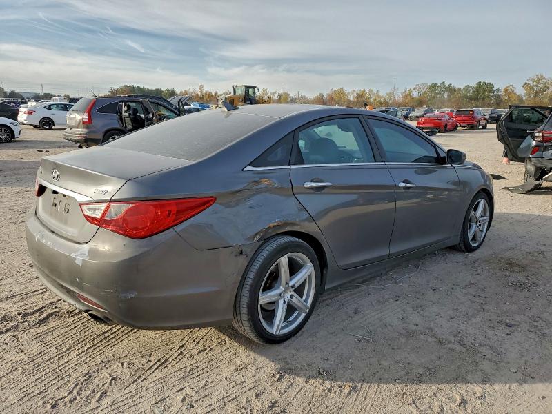 Photo 3 from auction – 2011 HYUNDAI SONATA SE with VIN 5NPEC4AB2BH316591