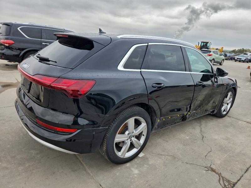 Photo 3 from auction – 2019 AUDI E-TRON with VIN WA1LAAGE0KB024690