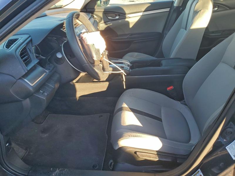 Photo 7 from auction – 2017 HONDA CIVIC LX with VIN 2HGFC2F58HH555092