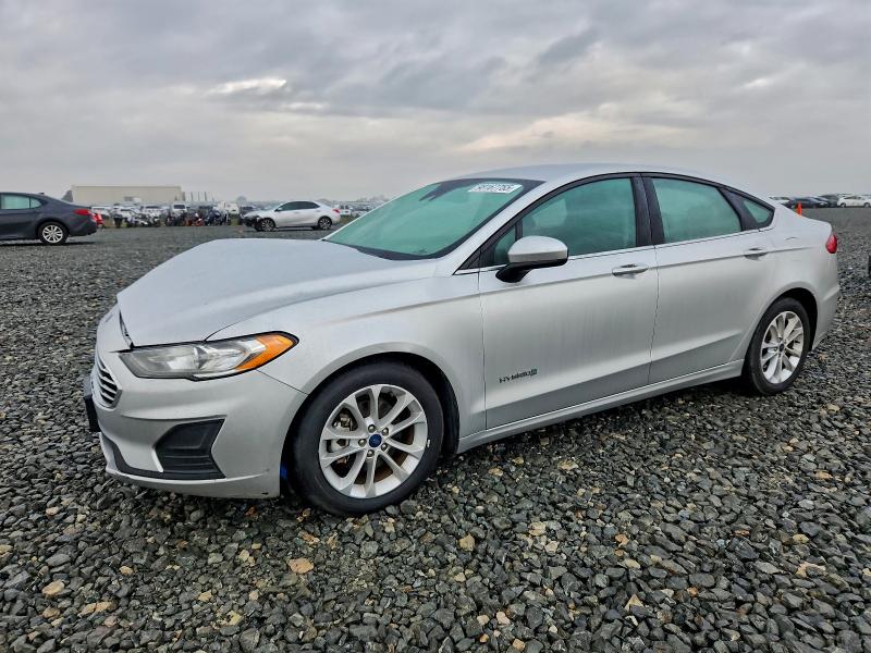 FORD FUSION SE 2019 with VIN 3FA6P0LU7KR225481 - Photo from auction
